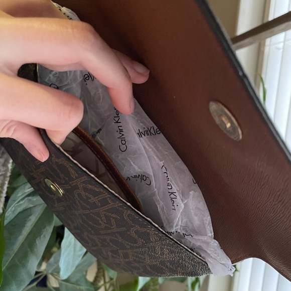 Calvin Klein NWT Leather Purse - Picture 6 of 8